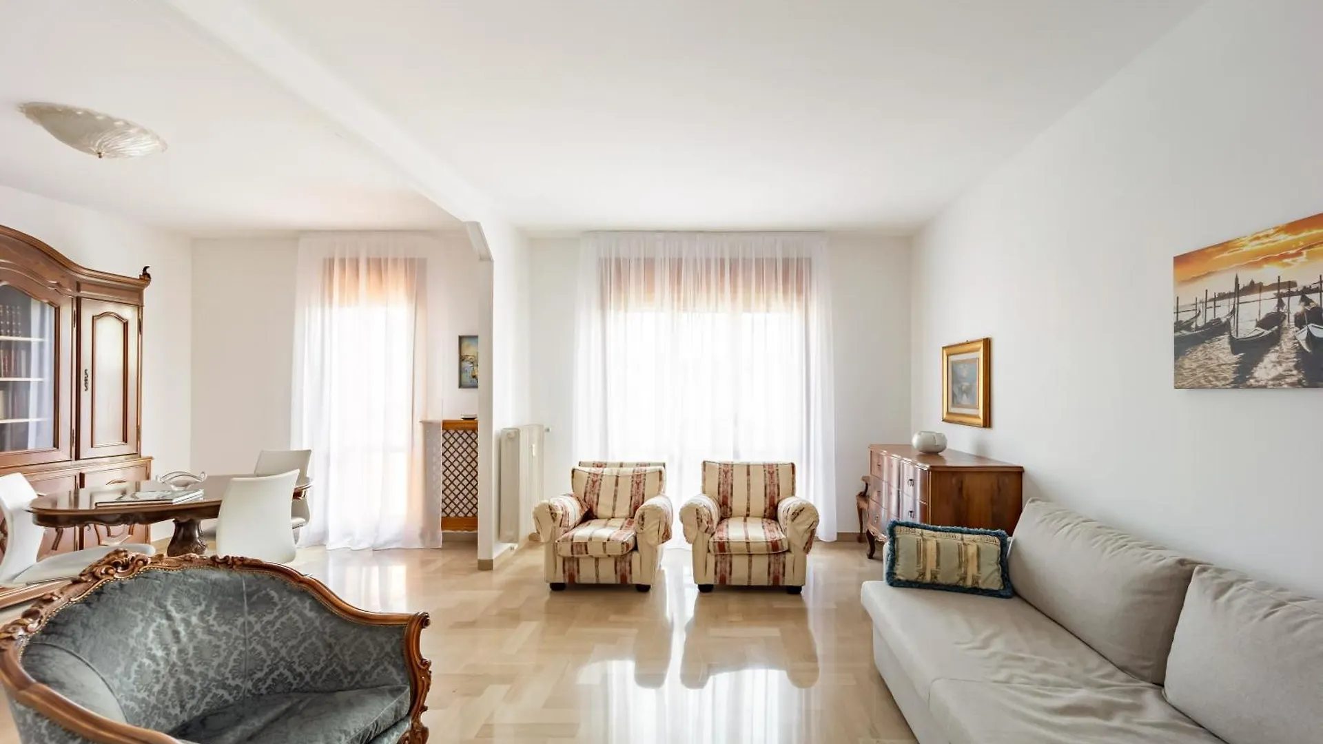 Ida Apartment Near The Station! Venice Italy
