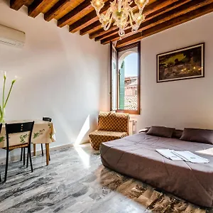 Venice Apartments Wenecja